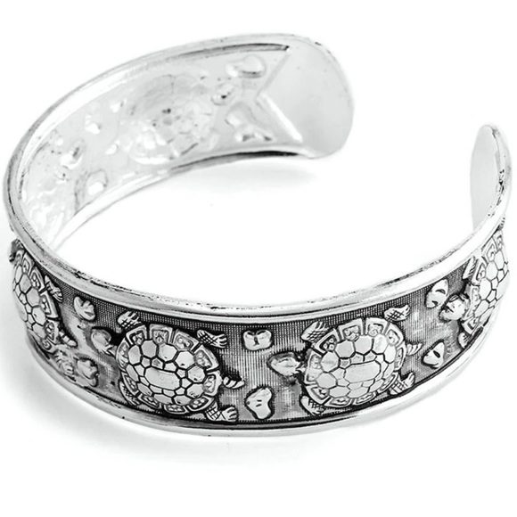 Incredible Silver Turtle Boho Gypsy Bangle (H2) - Picture 8 of 8
